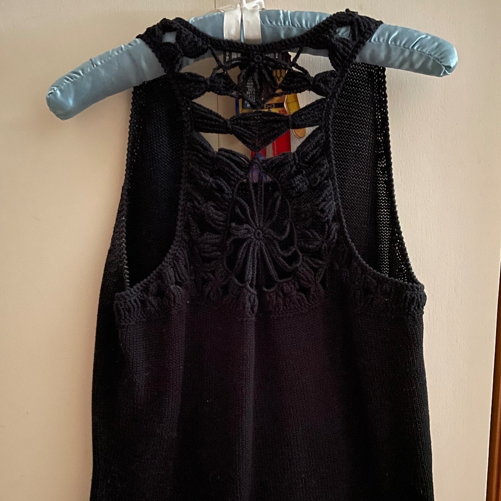 Ideology black knit T-style sleeveless top, size large